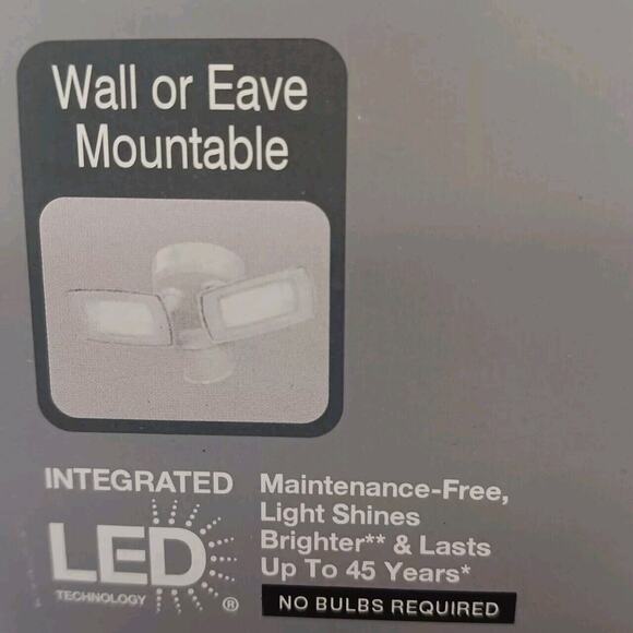 Motion Detection 60 Ft away Flood Light LED WHITE Twin Head Adjusts NEW in Box! - Picture 5 of 16